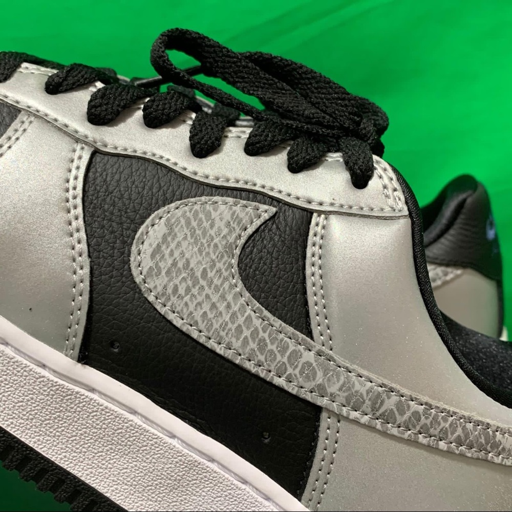 Nike Air Force 1 Silver Snake - New With Box - Picture 16 of 16